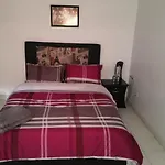 Dorado Airport Rooms & Apartments